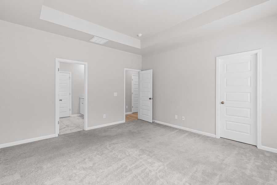 Spacious, unfurnished interior of a new home in Sweetgrass at Summers Corner, Summerville (Image 15).