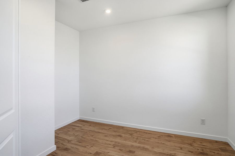 Spacious, unfurnished interior of a new home in Montana Vista - Highland, Buckeye (Image 22).