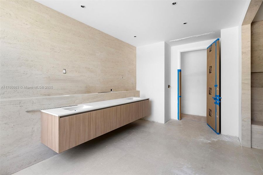 Image 34 of a home in .