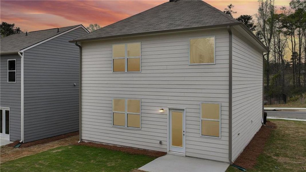 Exterior details and patio area of a home in Sherwood Manor, College Park (Image 26).