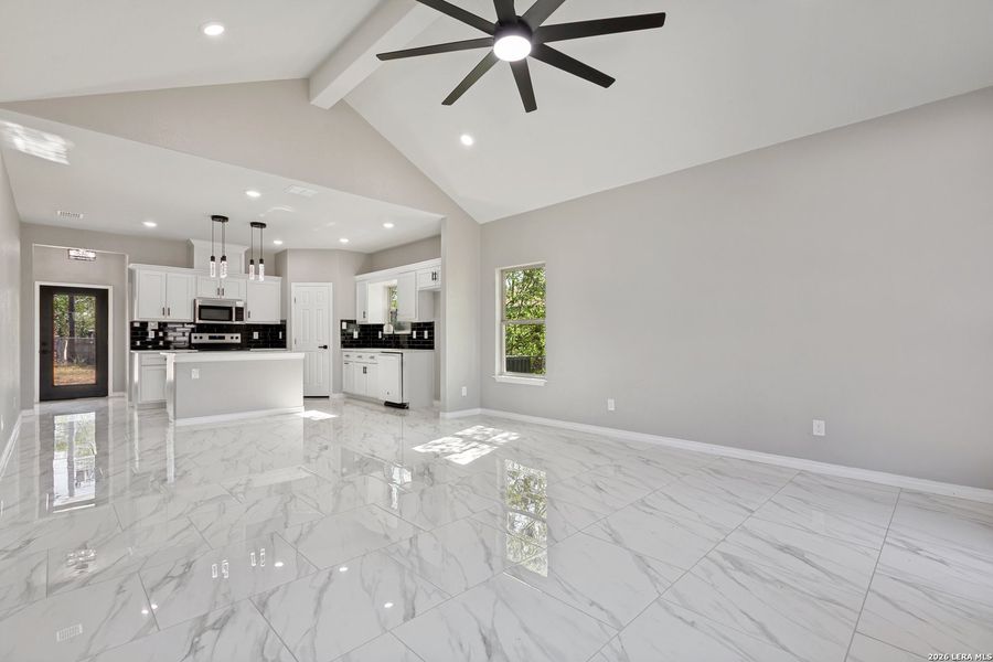 Spacious, unfurnished interior of a new home in , Poteet (Image 17).