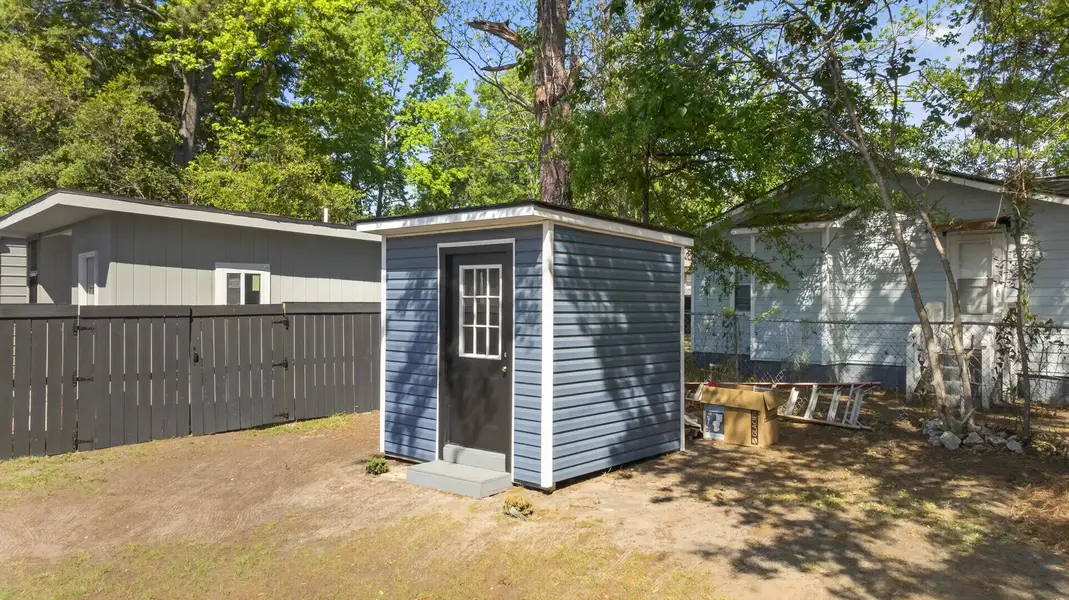 Exterior details and patio area of a home in , North Charleston (Image 3).