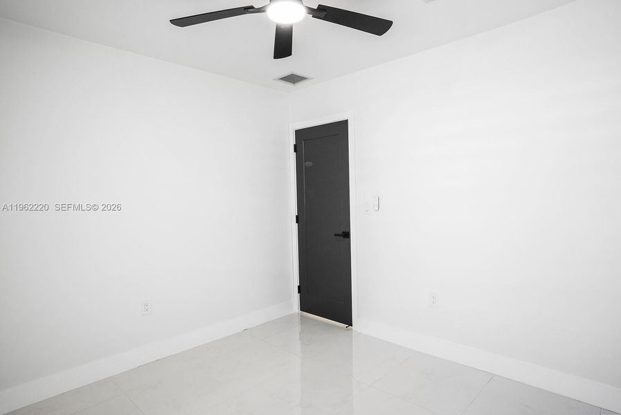 Spacious, unfurnished interior of a new home in , Miami (Image 21).