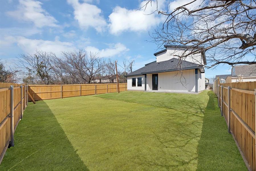 Exterior details and patio area of a home in , Fort Worth (Image 3).