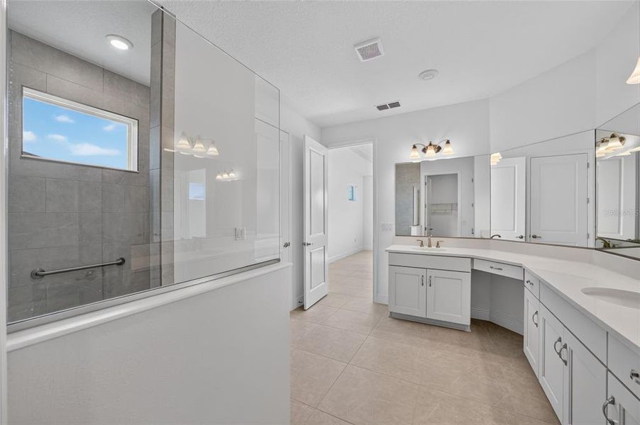 Furnished interior view inside a new home in , Ocala (Image 8).