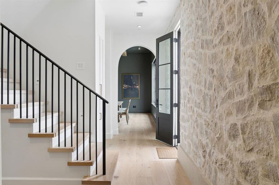 Spacious, unfurnished interior of a new home in , Southlake (Image 20).