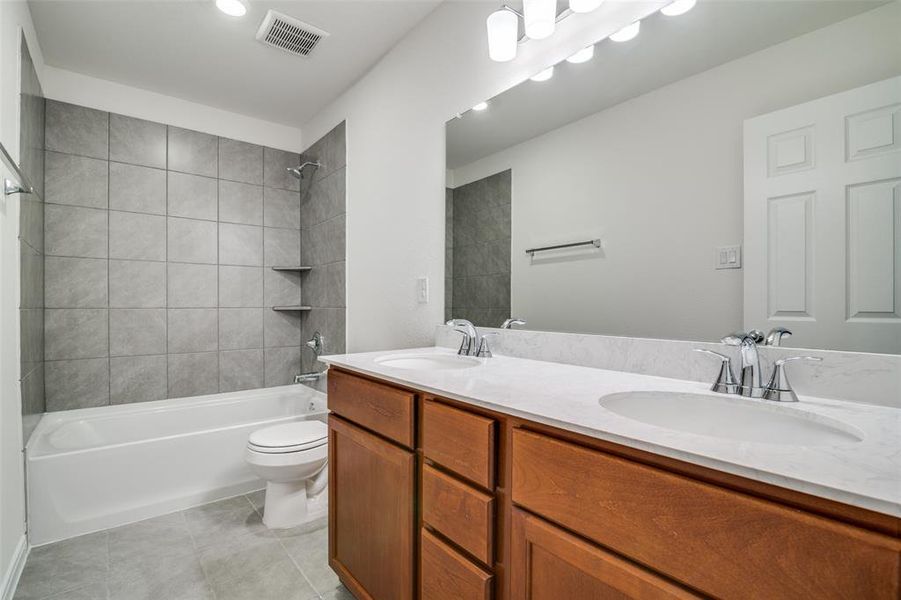 Furnished interior view inside a new home in Heartland Signature, Crandall (Image 5). Furnished interior view inside a new home in Heartland Signature, Crandall (Image 5).