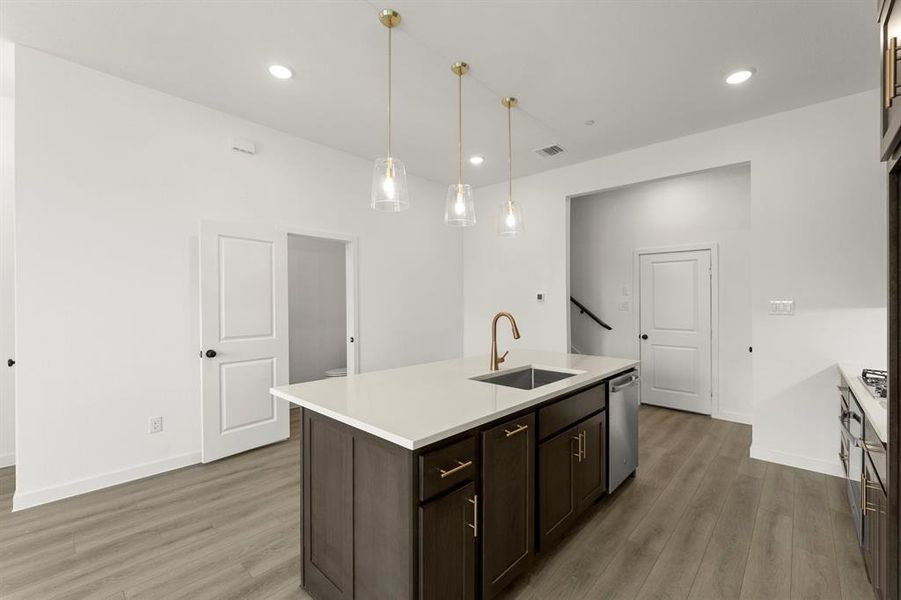 12. 835 Perdernales - Kitchen (4)