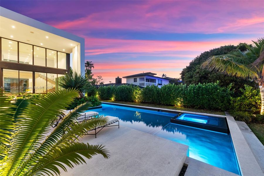 Community amenities in , Hallandale Beach (Image 36).