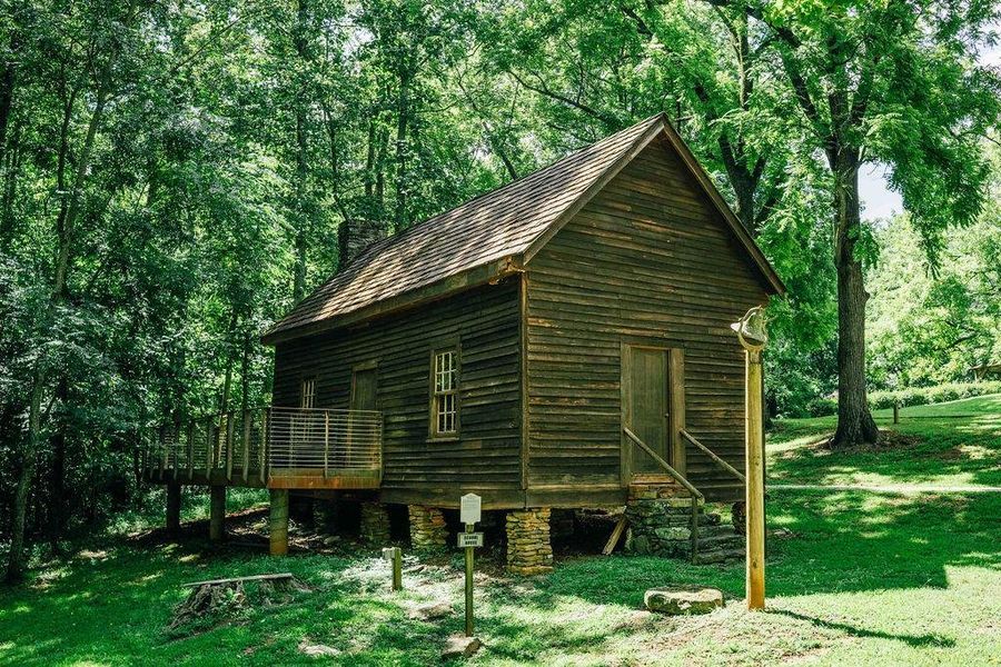 Image 45 of a home in Pinecrest Ridge.