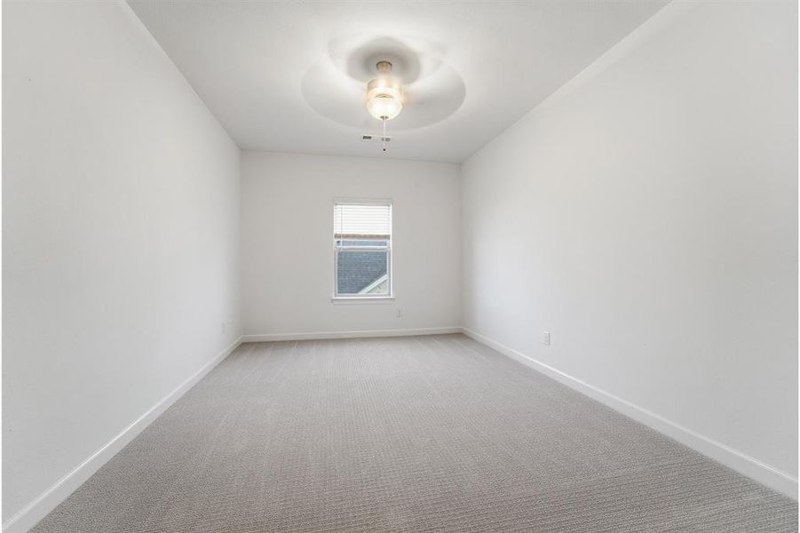 Spacious, unfurnished interior of a new home in Green Meadows, Celina (Image 22).