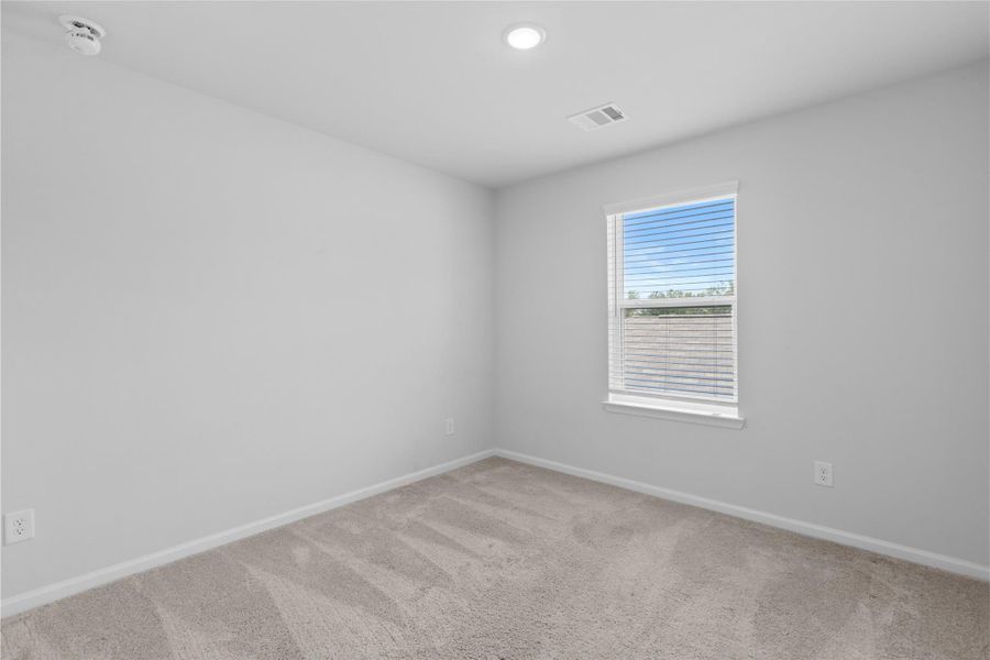 Spacious, unfurnished interior of a new home in Lakes at Black Oak, Magnolia (Image 19).