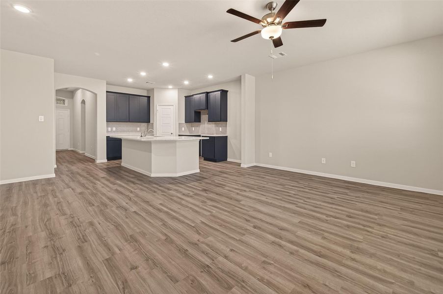 Spacious, unfurnished interior of a new home in Lago Mar, Texas City (Image 29). Spacious, unfurnished interior of a new home in Lago Mar, Texas City (Image 29).
