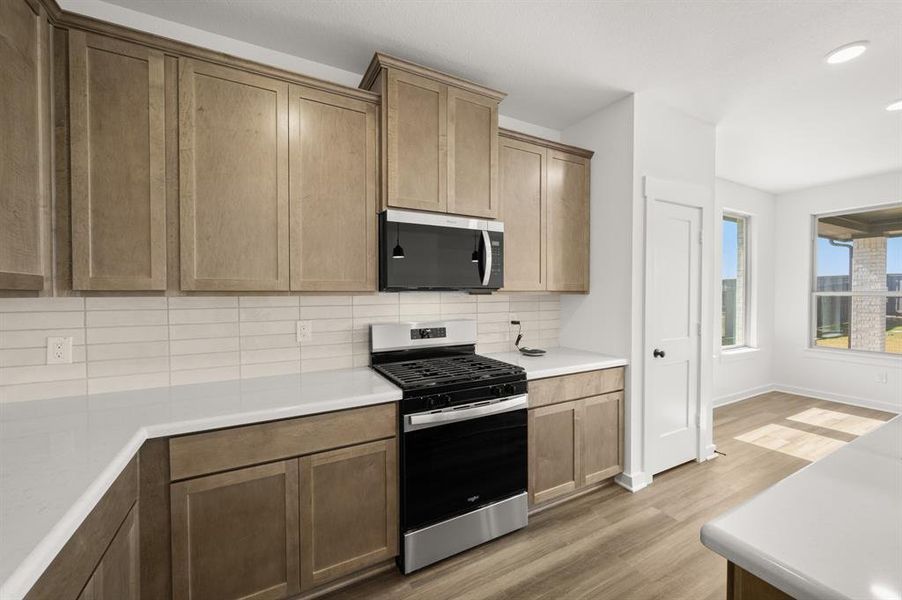 3357 Redbud Flower- Kitchen-4