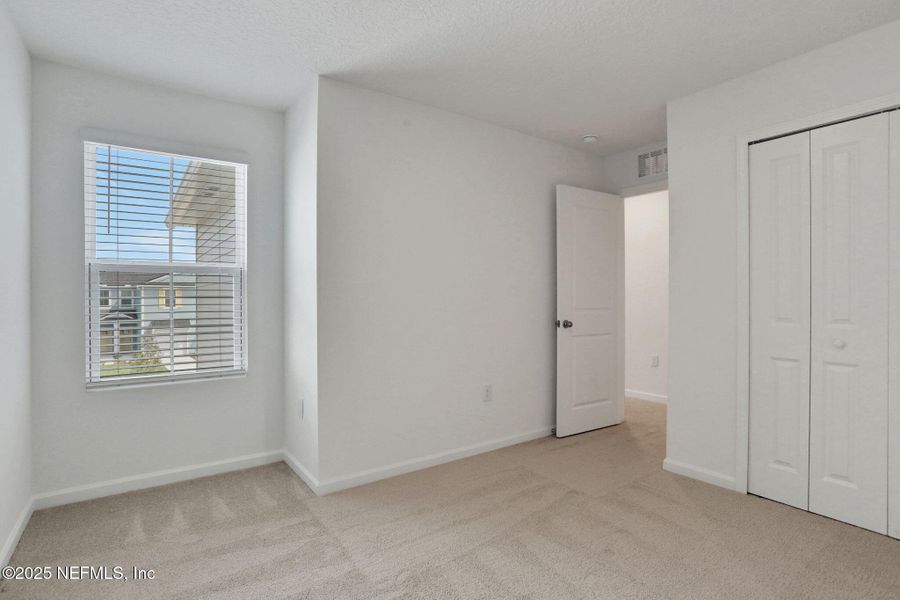Spacious, unfurnished interior of a new home in Atlantis Pointe, Middleburg (Image 18).