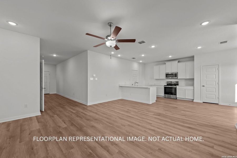 Spacious, unfurnished interior of a new home in Park Place, New Braunfels (Image 16).