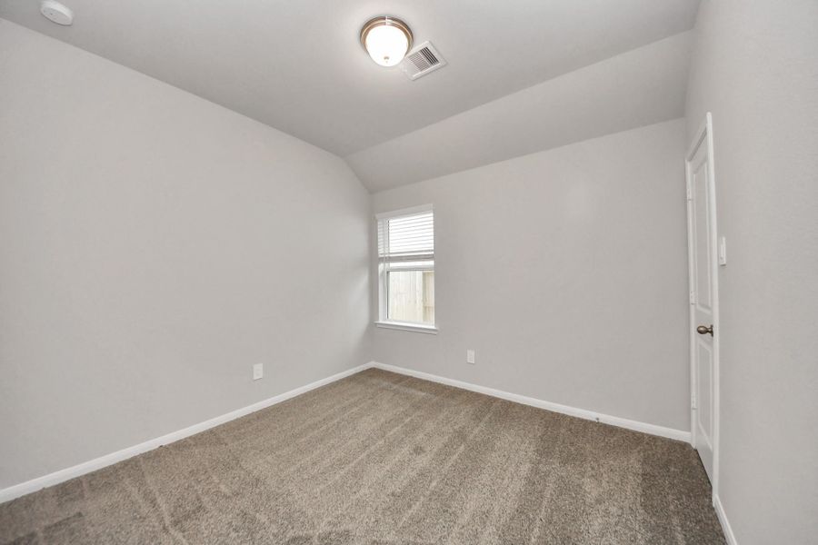 Spacious, unfurnished interior of a new home in Montgomery Ridge: Founders Collection, Conroe (Image 33).