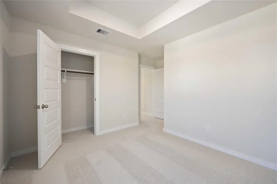 Spacious, unfurnished interior of a new home in Magnolia Springs, Montgomery (Image 11).