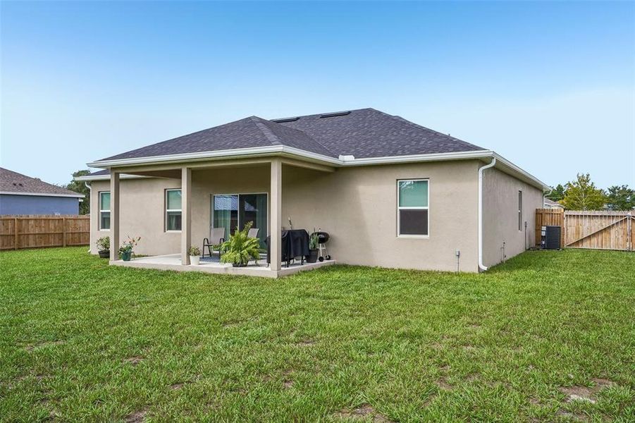 Exterior details and patio area of a home in , Umatilla (Image 26).