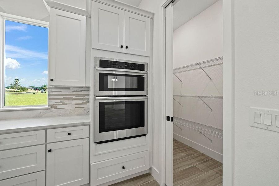 Furnished interior view inside a new home in , Lake Alfred (Image 7).