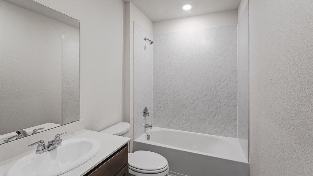 Furnished interior view inside a new home in Saddlebrook, Waxahachie (Image 6). Furnished interior view inside a new home in Saddlebrook, Waxahachie (Image 6).