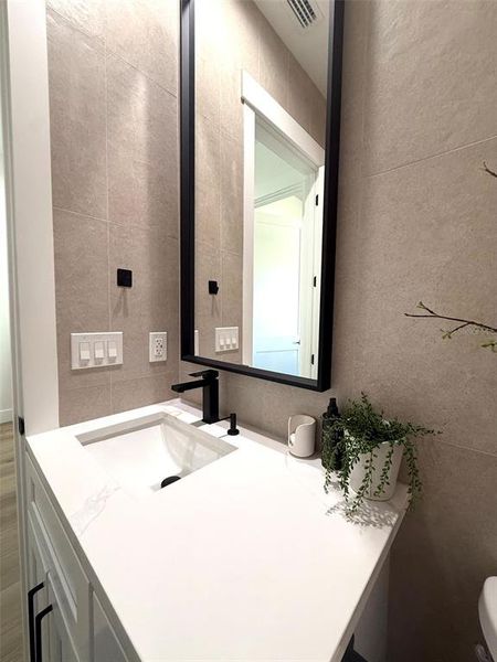 Furnished interior view inside a new home in , Port Charlotte (Image 47).