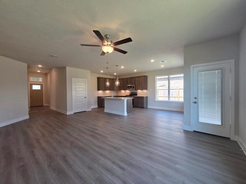 Spacious, unfurnished interior of a new home in , Brenham (Image 17).