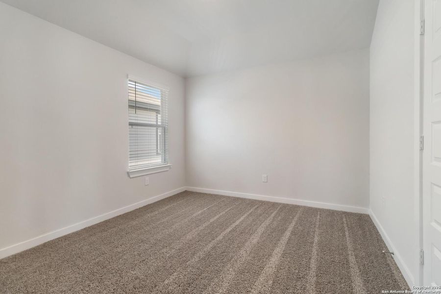 Spacious, unfurnished interior of a new home in Timber Creek, San Antonio (Image 17).