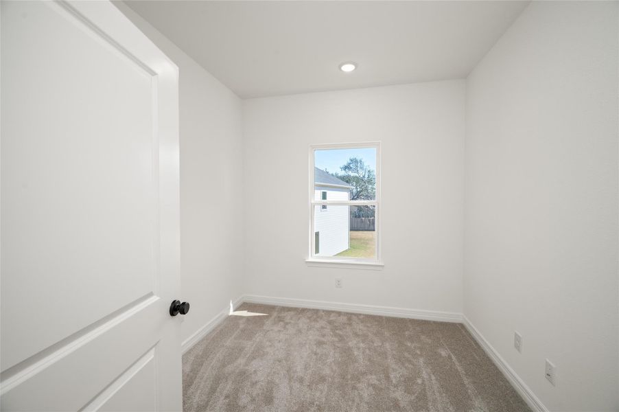 Spacious, unfurnished interior of a new home in , Missouri City (Image 24).