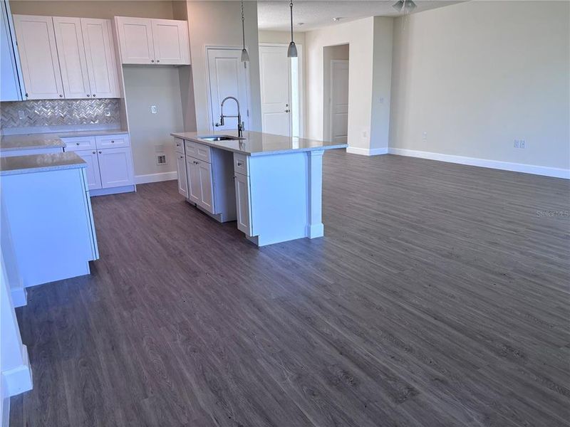 Spacious, unfurnished interior of a new home in , Palm Bay (Image 9).
