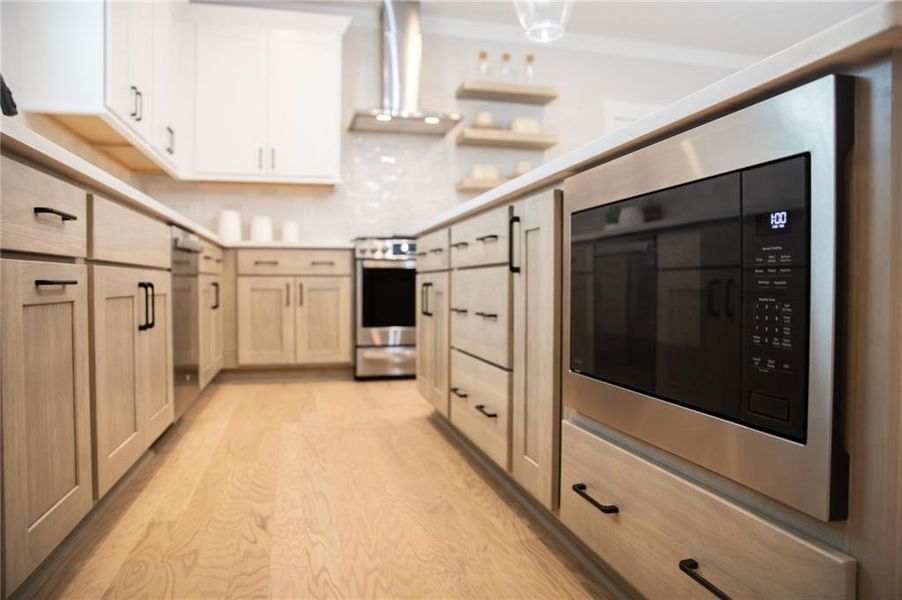 Furnished interior view inside a new home in , Atlanta (Image 15).