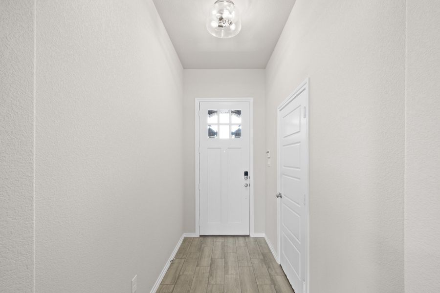 Spacious, unfurnished interior of a new home in Chisholm Hills, Cleburne (Image 15).