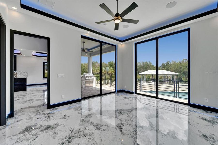 Spacious, unfurnished interior of a new home in , Apollo Beach (Image 70).