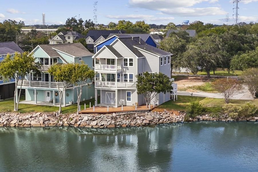 Waterfront, new construction, located in the heart of Seabrook, Texas! Waterfront, new construction, located in the heart of Seabrook, Texas!