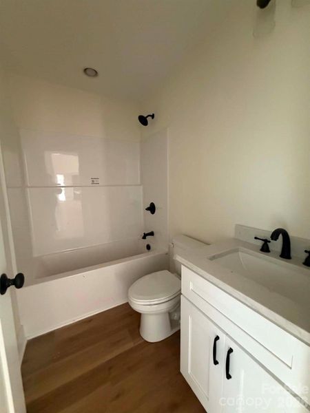 Image 18 of a home in .