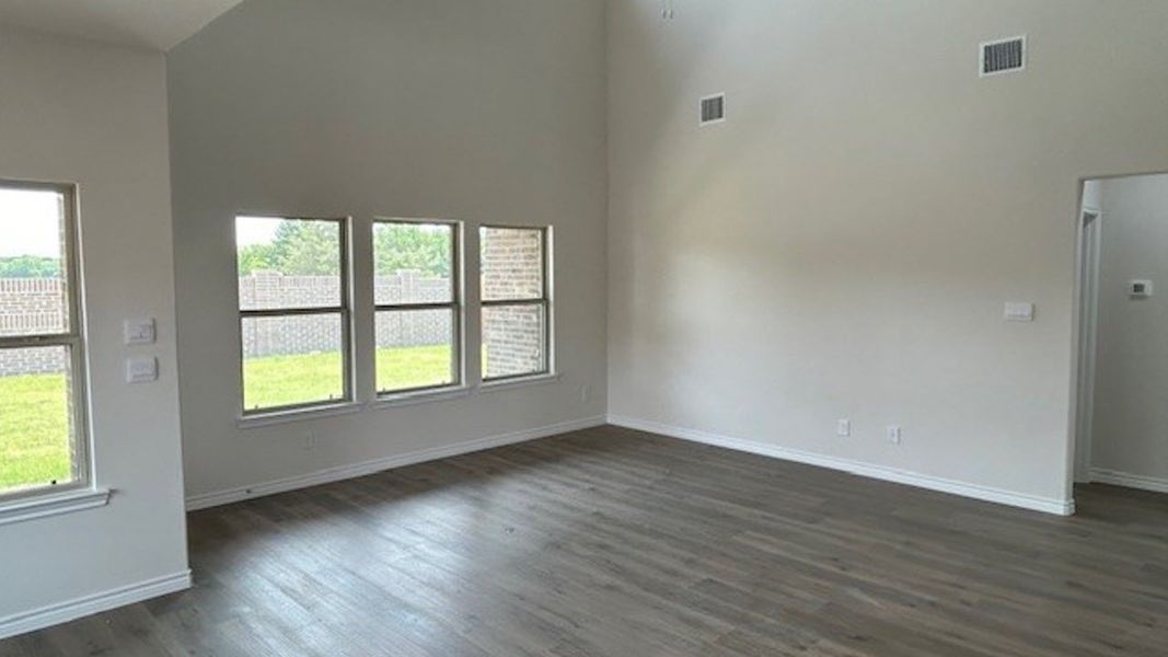 Spacious, unfurnished interior of a new home in Liberty Crossing, Royse City (Image 5).