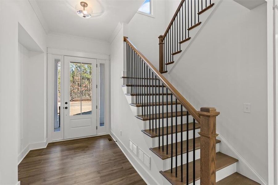 Spacious, unfurnished interior of a new home in , Waleska (Image 37).