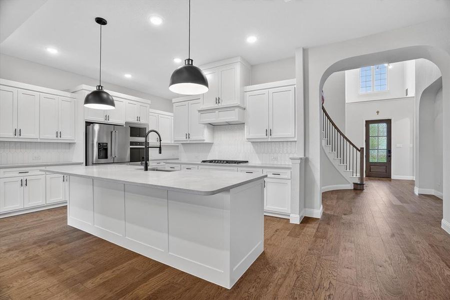 Furnished interior view inside a new home in Rockwood 65', Mansfield (Image 29).