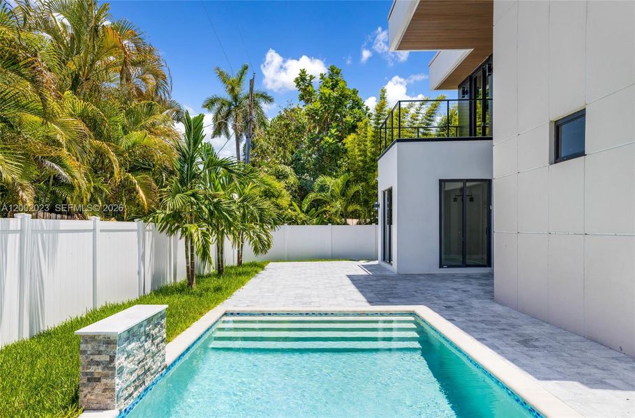 Exterior details and patio area of a home in , Fort Lauderdale (Image 31).