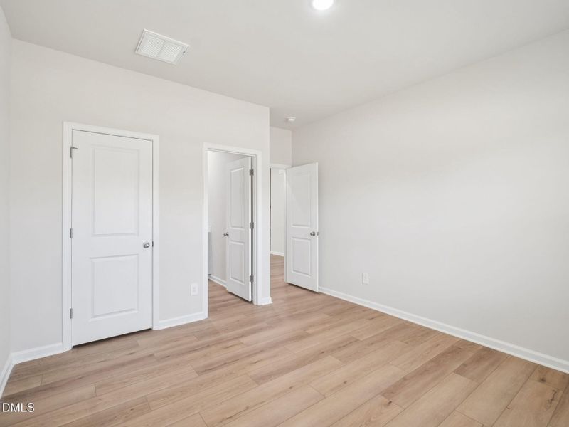 15-web-or-mls-Raleigh - Oak Manor - 508