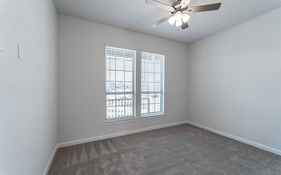 Spacious, unfurnished interior of a new home in Heath Golf & Yacht Club, Heath (Image 13).