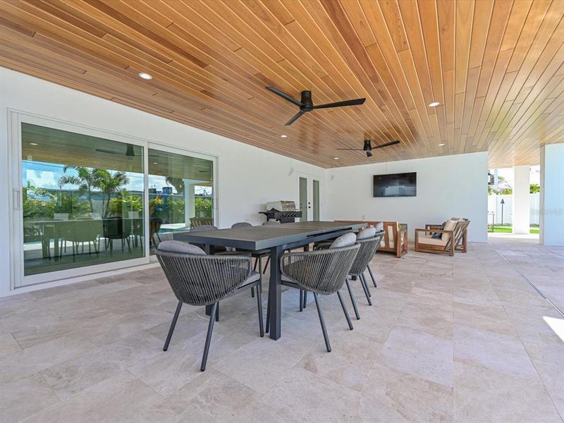 Community amenities in , Holmes Beach (Image 43).