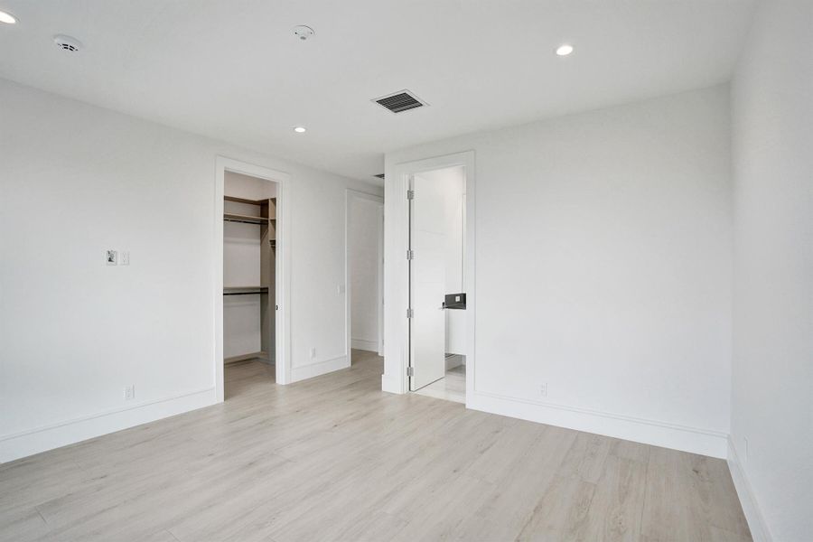 Spacious, unfurnished interior of a new home in , Delray Beach (Image 50).