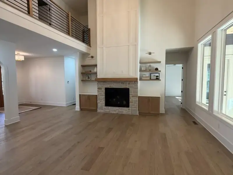 Image 50 of a home in .