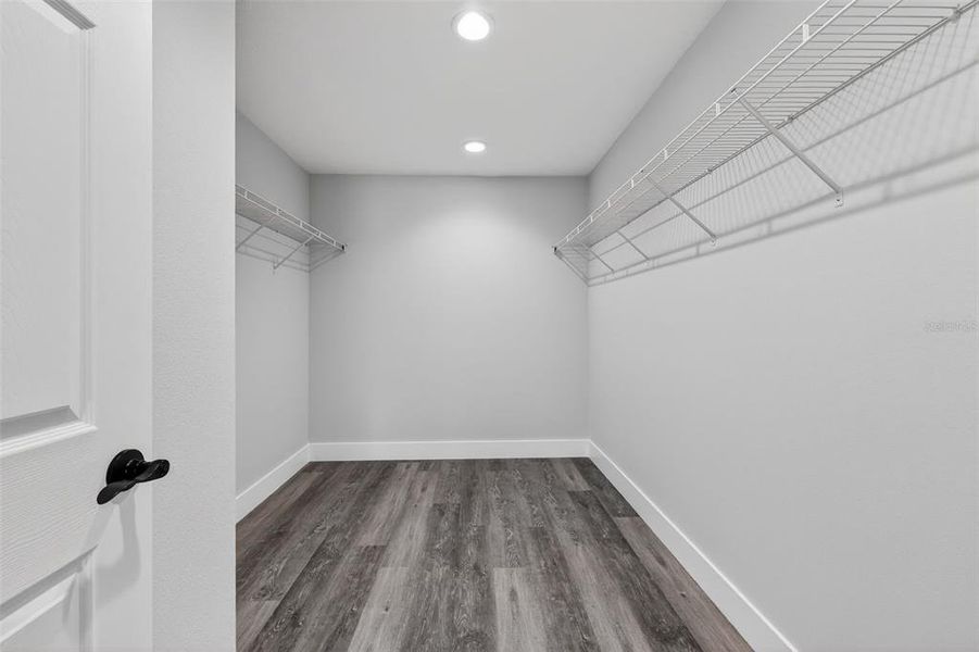 Spacious, unfurnished interior of a new home in , Dunnellon (Image 40).