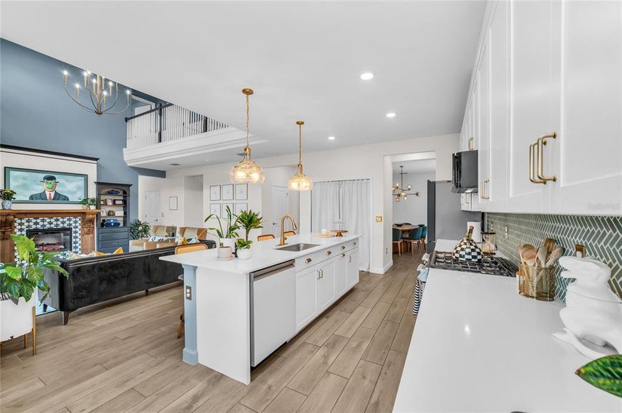 Furnished interior view inside a new home in , Lakewood Ranch (Image 27).