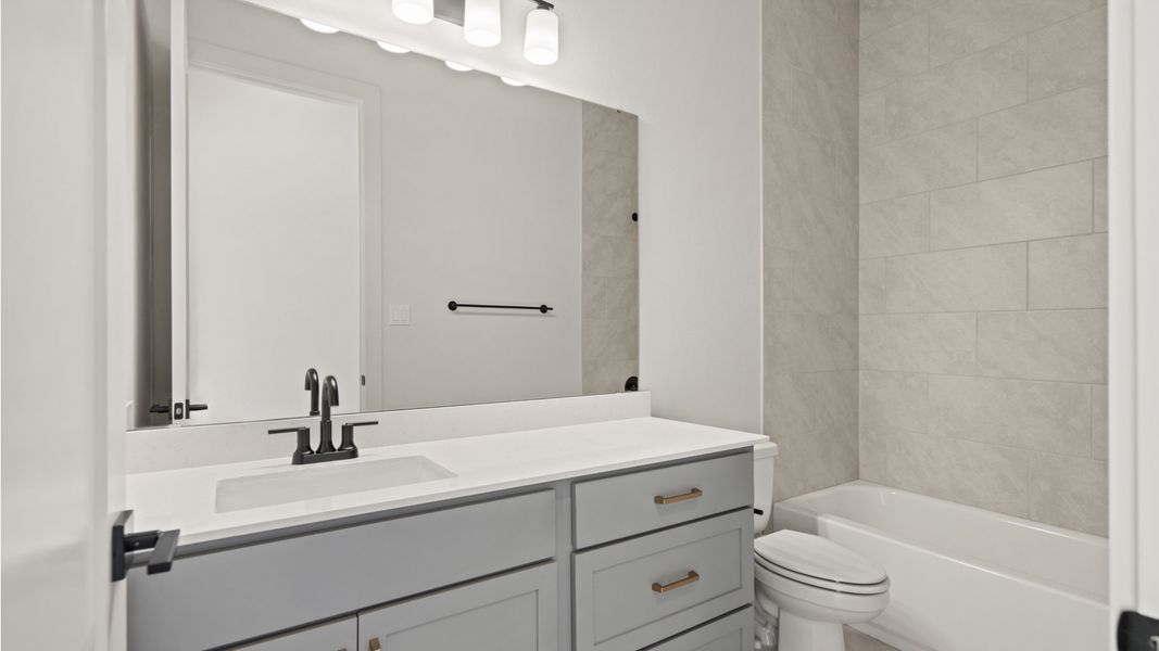 Furnished interior view inside a new home in Turnleaf, Punta Gorda (Image 9).