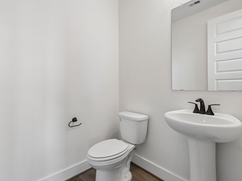 Furnished interior view inside a new home in Kingdom Heights, Rosenberg (Image 12).