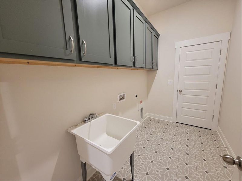 Furnished interior view inside a new home in , Jefferson (Image 11).