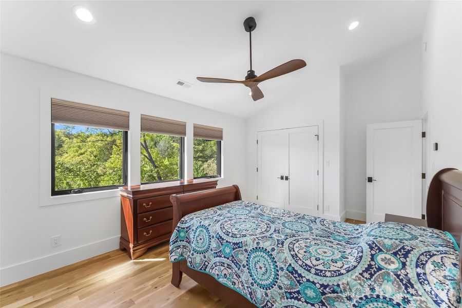 Furnished interior view inside a new home in , Marion (Image 35).